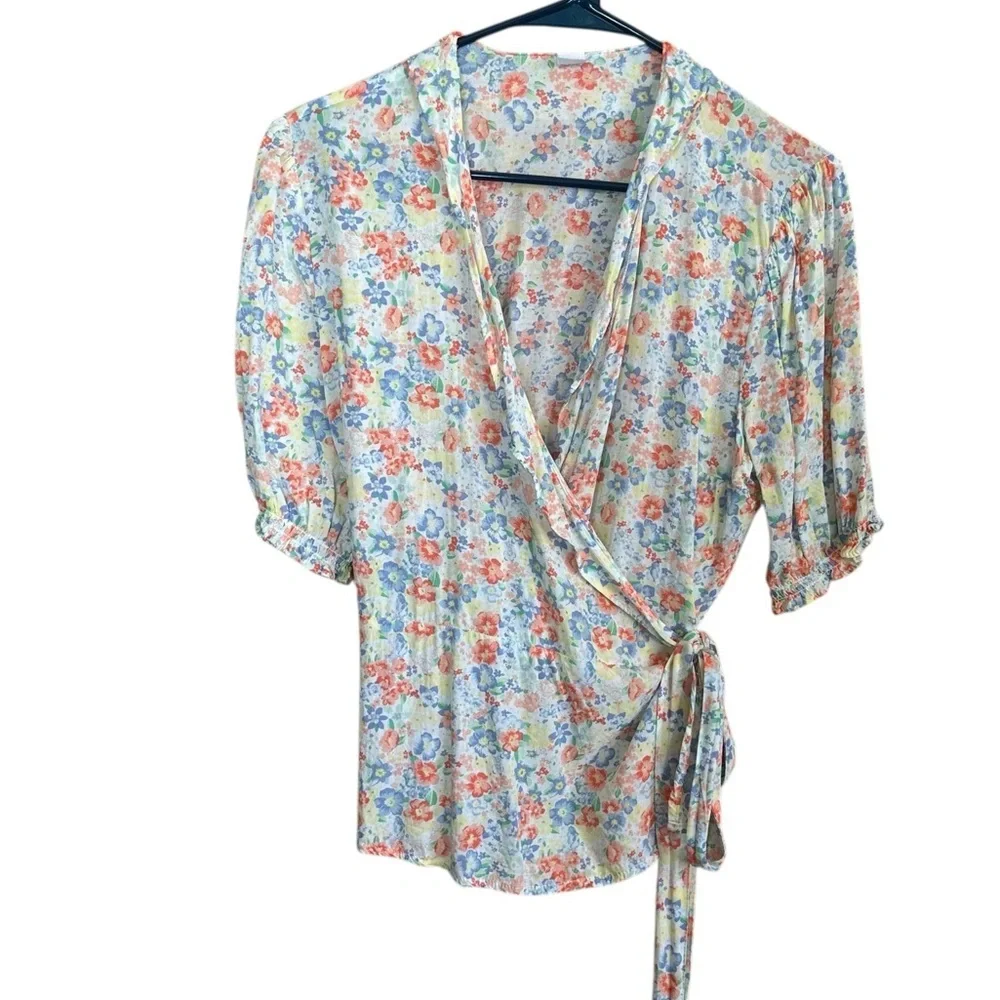 Old Navy Tie Wrap Surplice Floral Short Sleeved Puff Sleeve Blouse Sz L